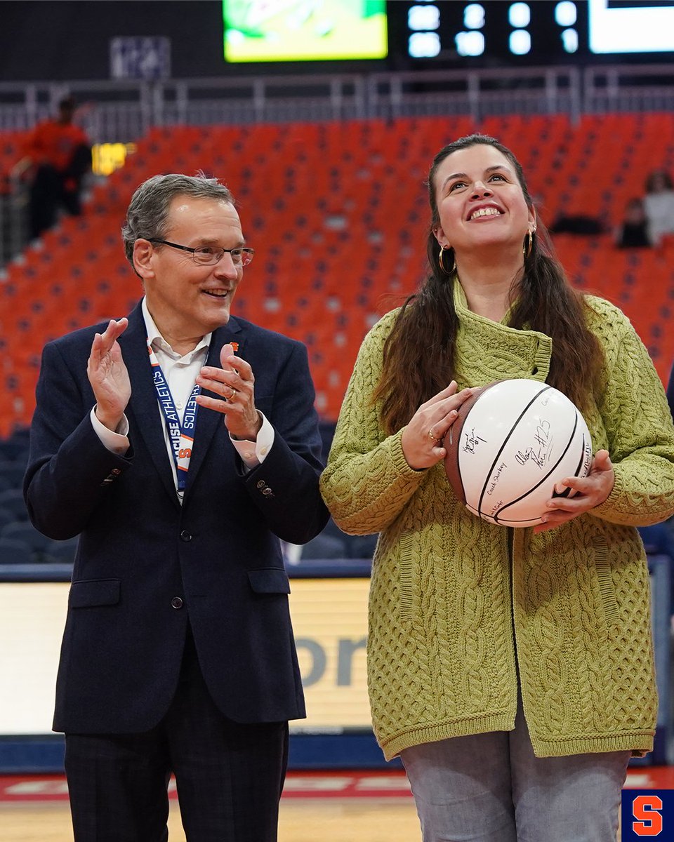 Celebrating Military Appreciation Night with our hometown hero U.S. Navy Veteran and <a href="/SyracuseU/">Syracuse University</a> student Jennifer Aquino. 

Thank you for your service, Petty Officer Aquino 🇺🇸