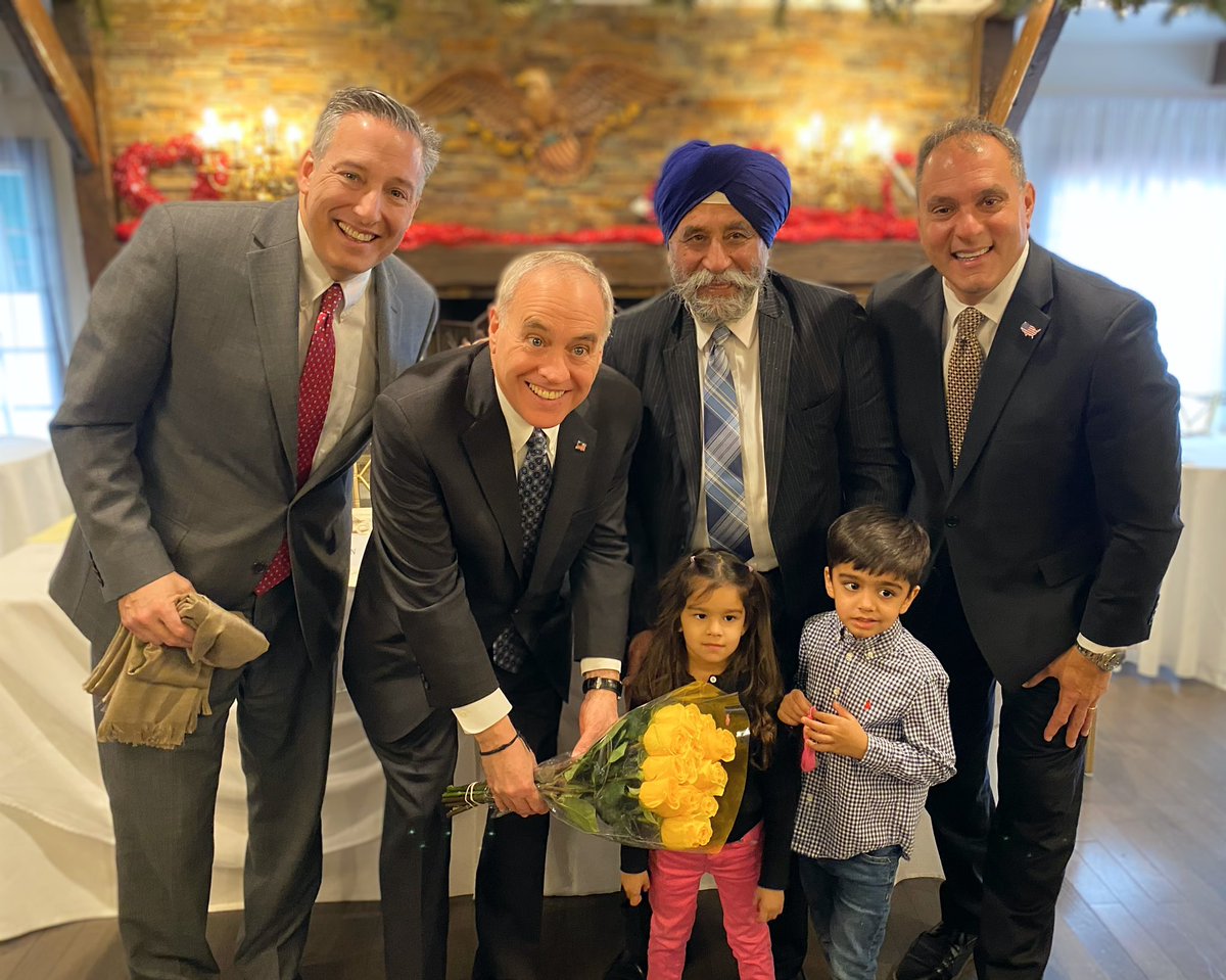 MichaelCaplice2's tweet photo. Wonderful to be with my boss NYS Comptroller Tom DiNapoli as he was honored at the American Diversity Forum Leadership Breakfast https://t.co/S1AcpVKftd