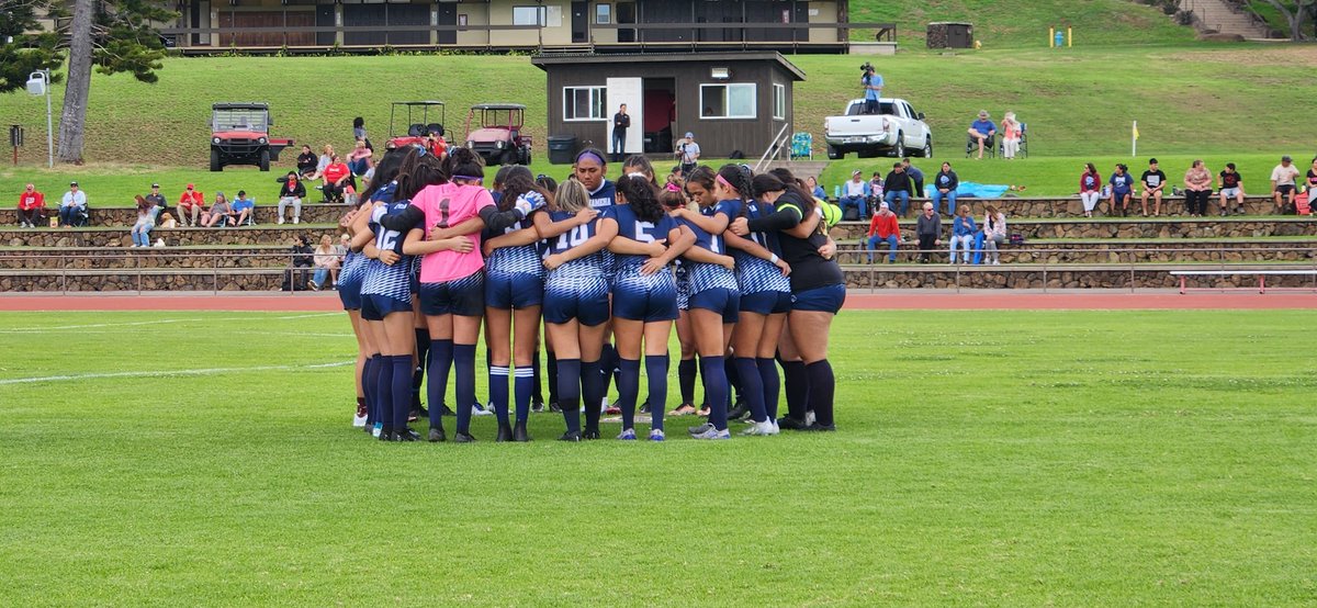 ZenyATC's tweet photo. @KSHAthletics prepares to take on #HawaiiPrep for the BIIF D2 Championship in Waimea #imuakamehameha @KSHawaii https://t.co/UVMmSb03Lk