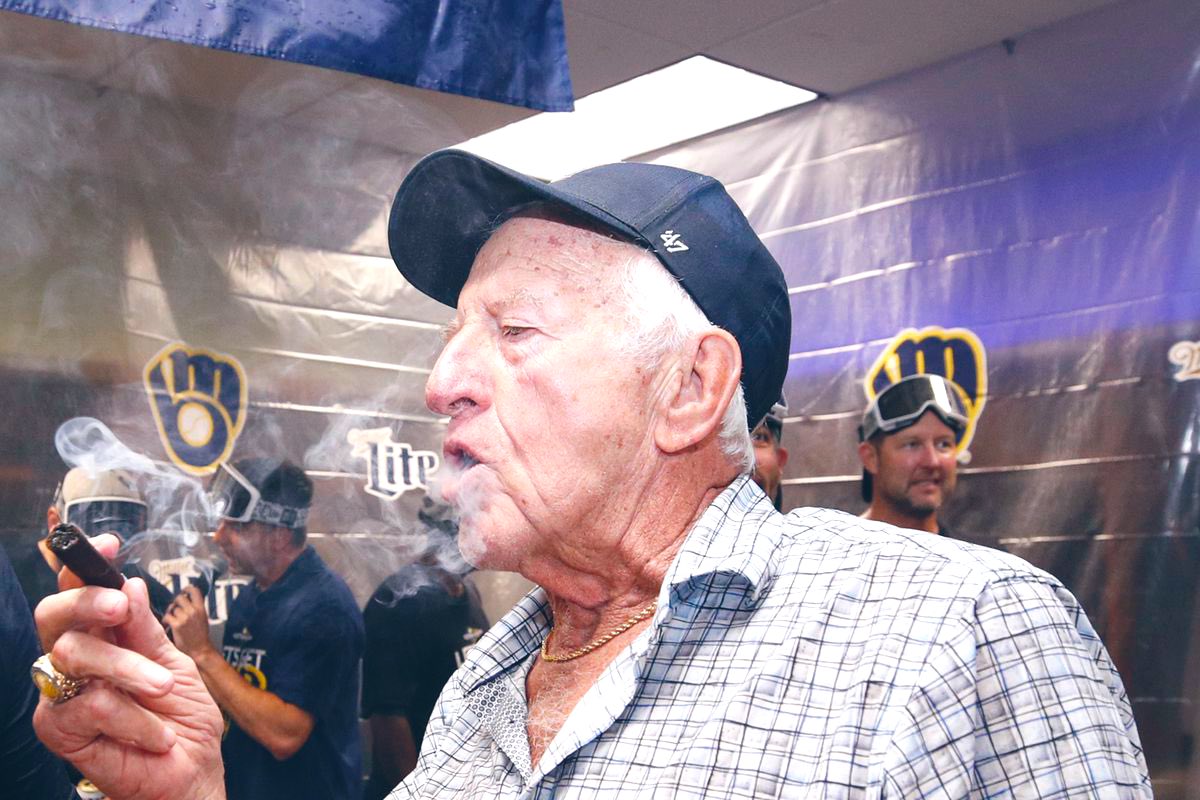 IKE_Brewers's tweet photo. Happy 89th Birthday, Bob Uecker🎂

One of the best to ever do it. Some of the best calls in baseball history. Thankful for all the memories🥂 https://t.co/fkIsiuGBFJ