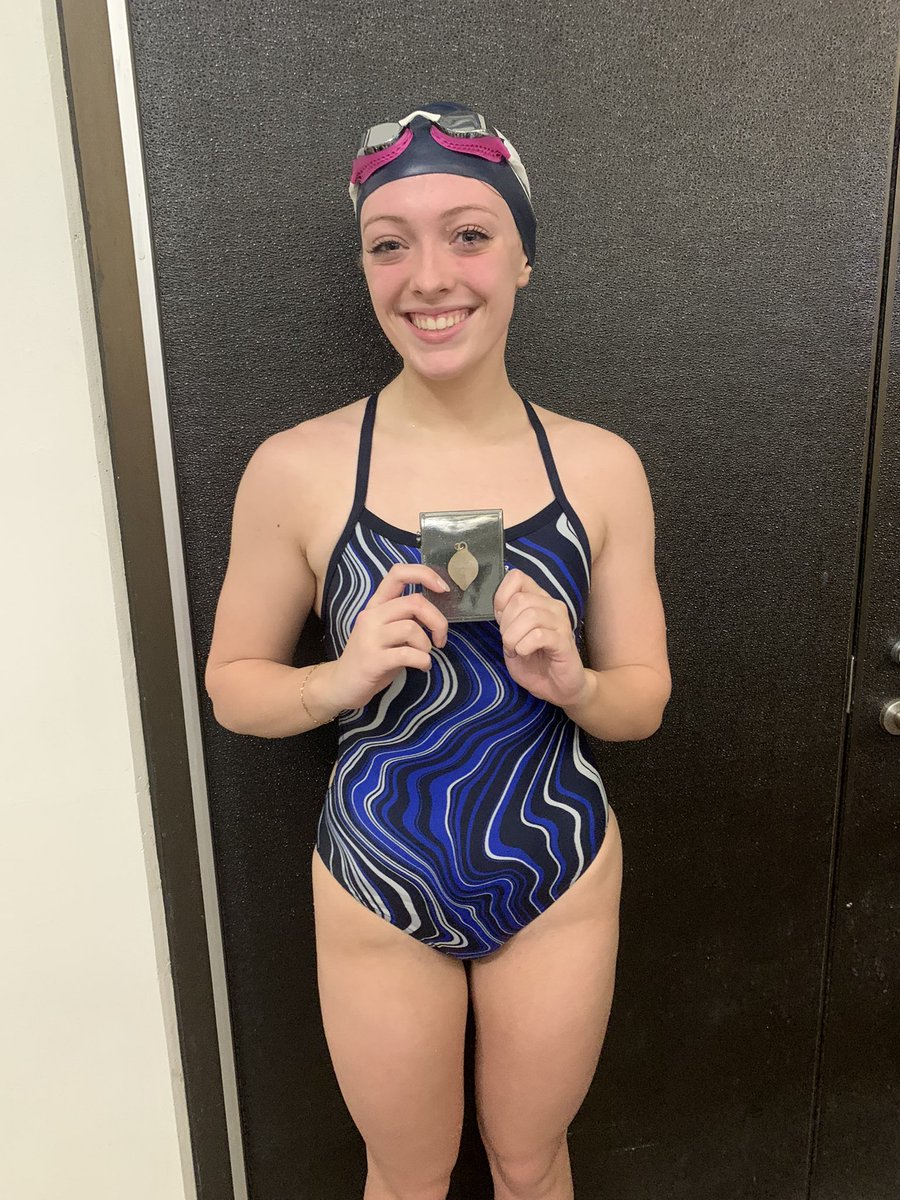 LN Swim and Dive tweet media