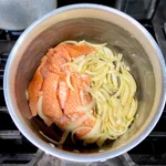 温かいものを食べたいときにすごくぴったりそう!サーモンなどを使った「スープ」レシピ!