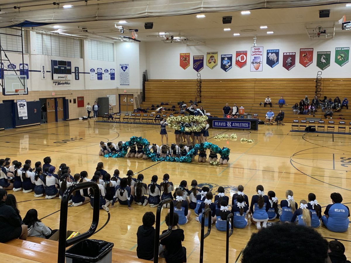 HMcCurdy1's tweet photo. Even better? Halftime entertainment by my favorite dance team @ReavisRamettes and @ReavisCheer? Wahoo! https://t.co/kpWwvfMLnk