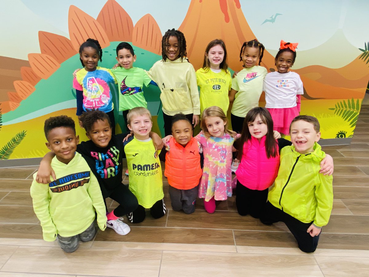 elizondo_ellie's tweet photo. Let your kindness shine bright for ALL to see ๐คฉ #GreatKindnessChallenge #GrowKindness #KindPlACE @HumbleISD_ACE @HumbleISD @melcapuchina https://t.co/l8Z1uqWGvG