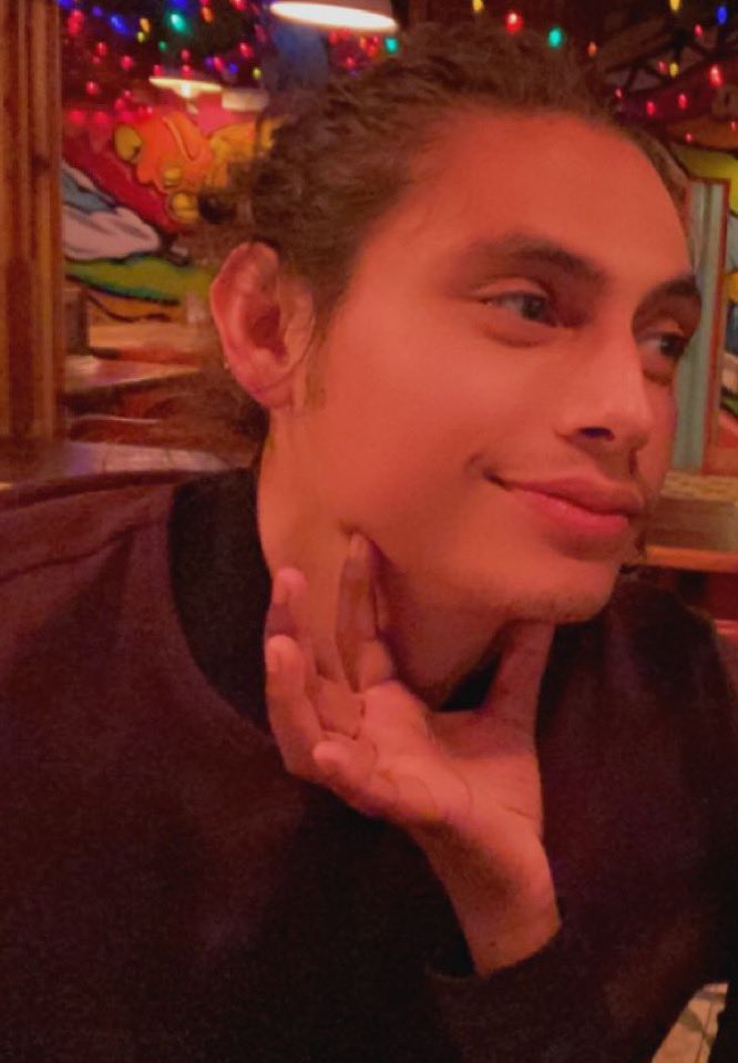 GoatedSylvain's tweet photo. @m3ganlove I know this thread is 4 years old but I’m commenting to help spread awareness about another predator. If you’re a woman or femme presenting person in Chicago who frequents bars, beware this offender. He’s not only a r*pist but also a racist, misogynist and a covert narcissist https://t.co/61weLXHcLj