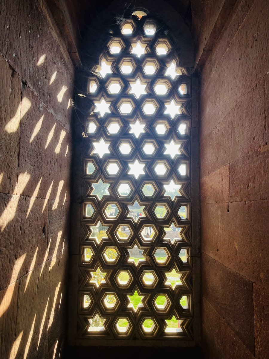 MostlyMilind's tweet photo. Doors, windows, and arches https://t.co/X9SV8ETrrw
