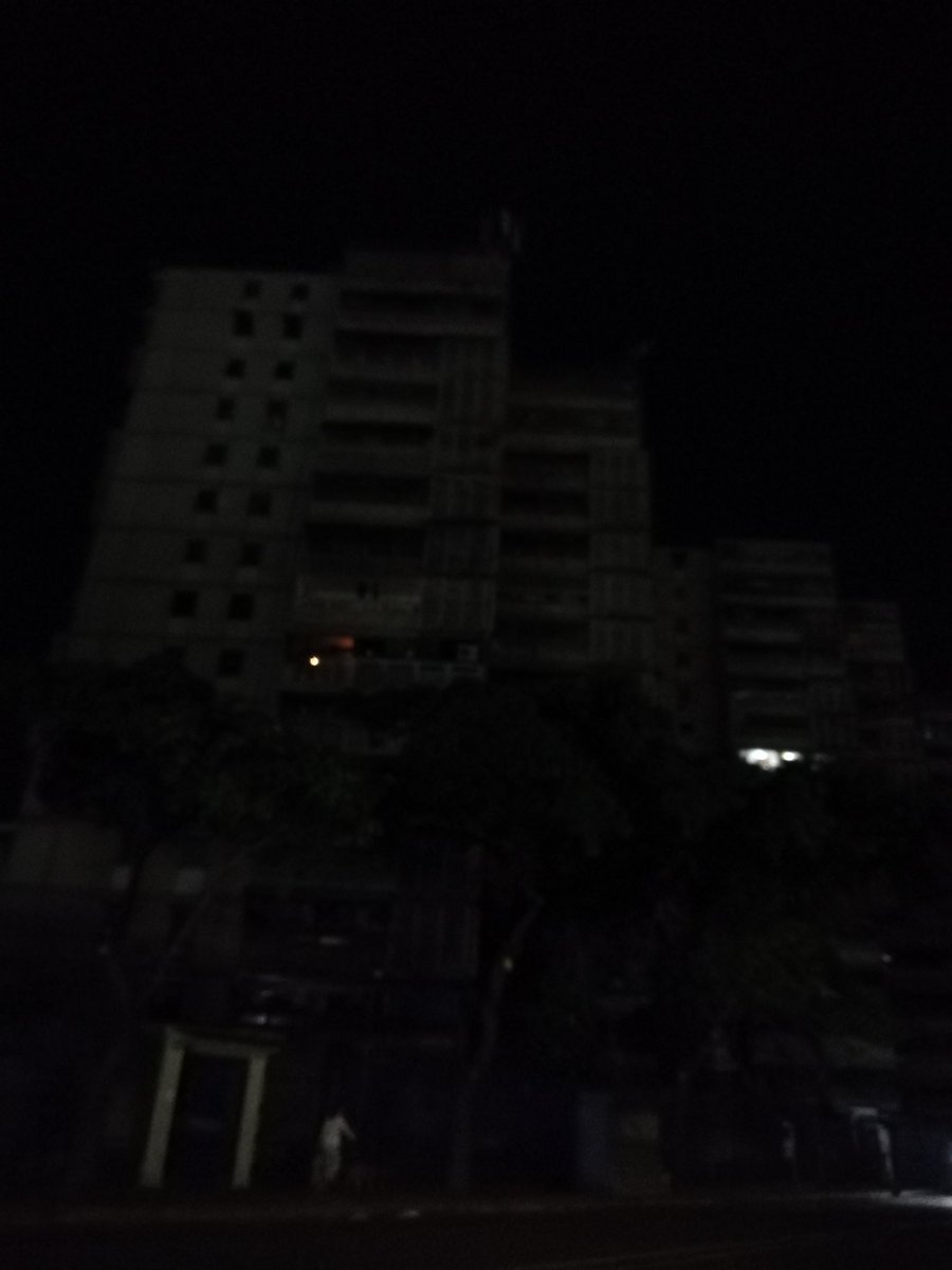 duvan_galbis's tweet photo. #26Enero|| #SinLuz diversas zonas del Valle, #Ccs Vecinos reiteran que cortes del suministro son frecuentes y prolongodos, por lo que hacen un llamado a @CorpoelecInfo para atender la afectación.
#DuvanInforma
@ServPublicosVe
@ReporteYa
@Red5818 https://t.co/hEyoGzqEPC