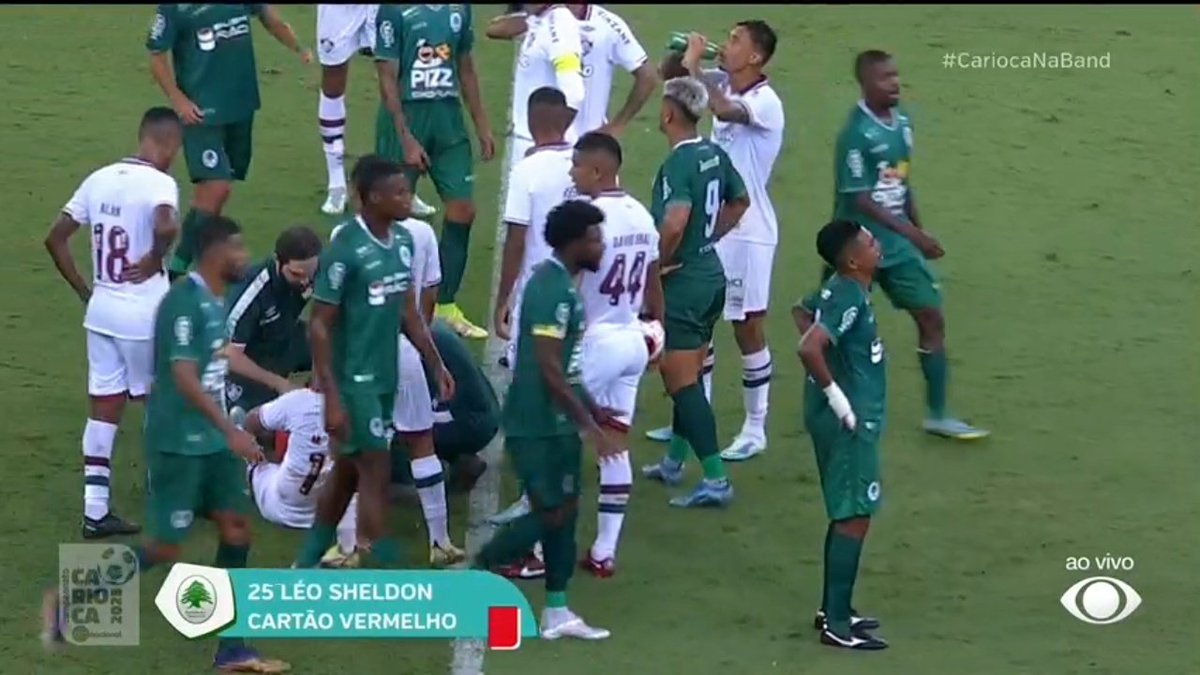 ILoveBarcelo7's tweet photo. 10 minutos em campo e o Léo Sheldon já foi expulso KKKKKKKKKKKKKKK.

#CariocaNaBand https://t.co/obcjujXFdb