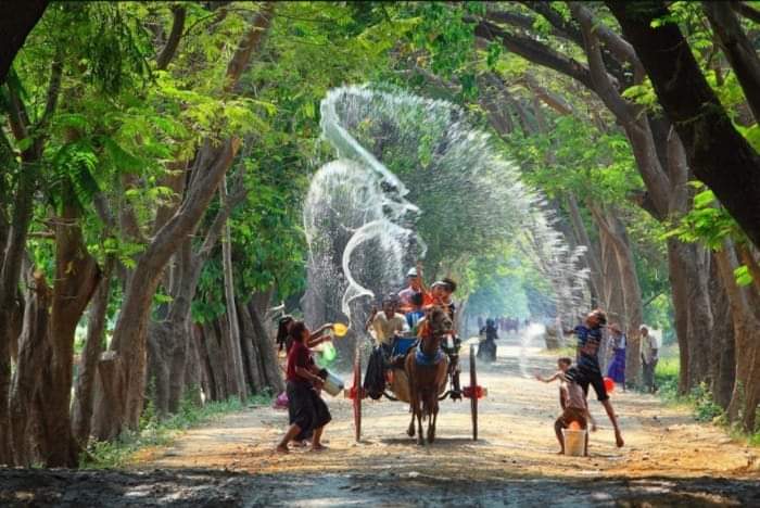 Jeonpyone's tweet photo. Dear UNESCO, please respect the origin. The Burmese New Year Water Festival “Thingyan" is Originally from Myanmar/Burma.
#WaterFestivalisOriginallyfromMyanmar
#UNESCO 
#WaterFestivalMyanmar #Burma
#Thingyan #WaterFestival #asia
#unescoworldheritage https://t.co/VFHxIQUypY