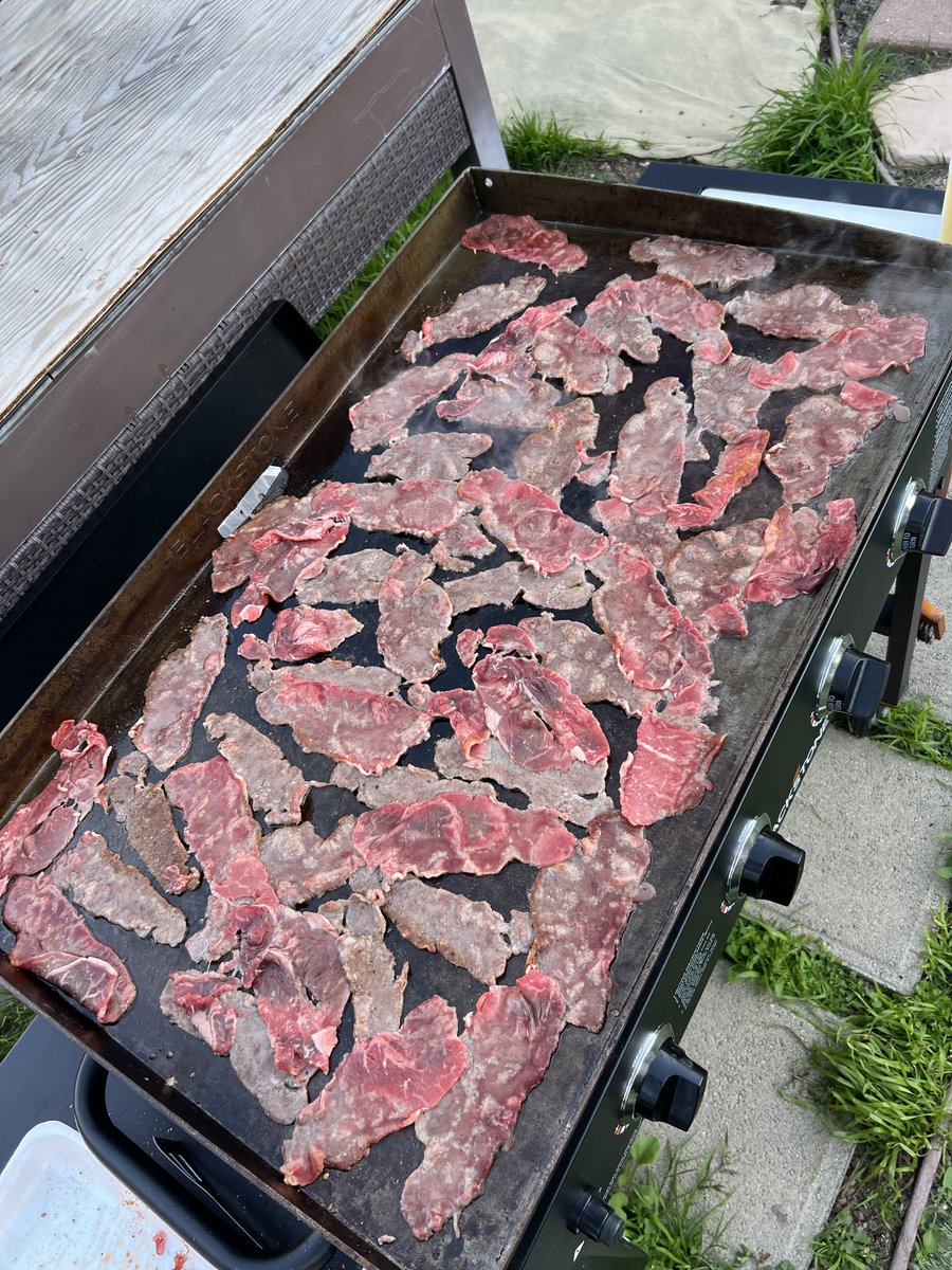 MAYZ on Twitter "Who really slangs meat like me?"