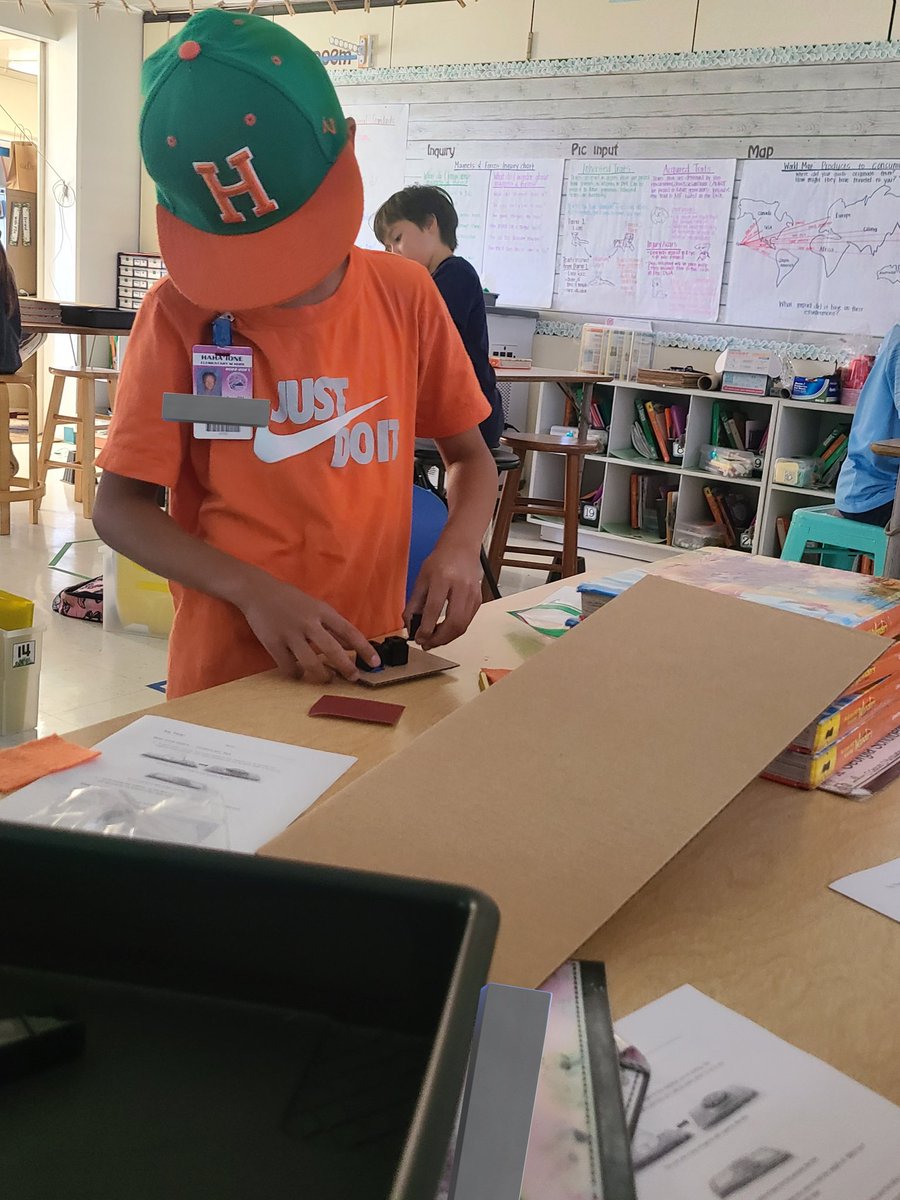 jenepurr's tweet photo. Miss Shelby from @uhmanoacoe leads our @MysterySci lesson as we explore friction. #ibhawksfly https://t.co/vovKrNVy4X