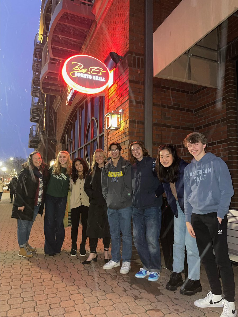Thank you @bigEsportsgrill in Holland for having us in to try great food and play some games as a part of our <a href="/OAISDfuturePREP/">OAISD futurePREP'd</a> Academy project! <a href="/jlanphear78/">Jenn Lanphear</a>