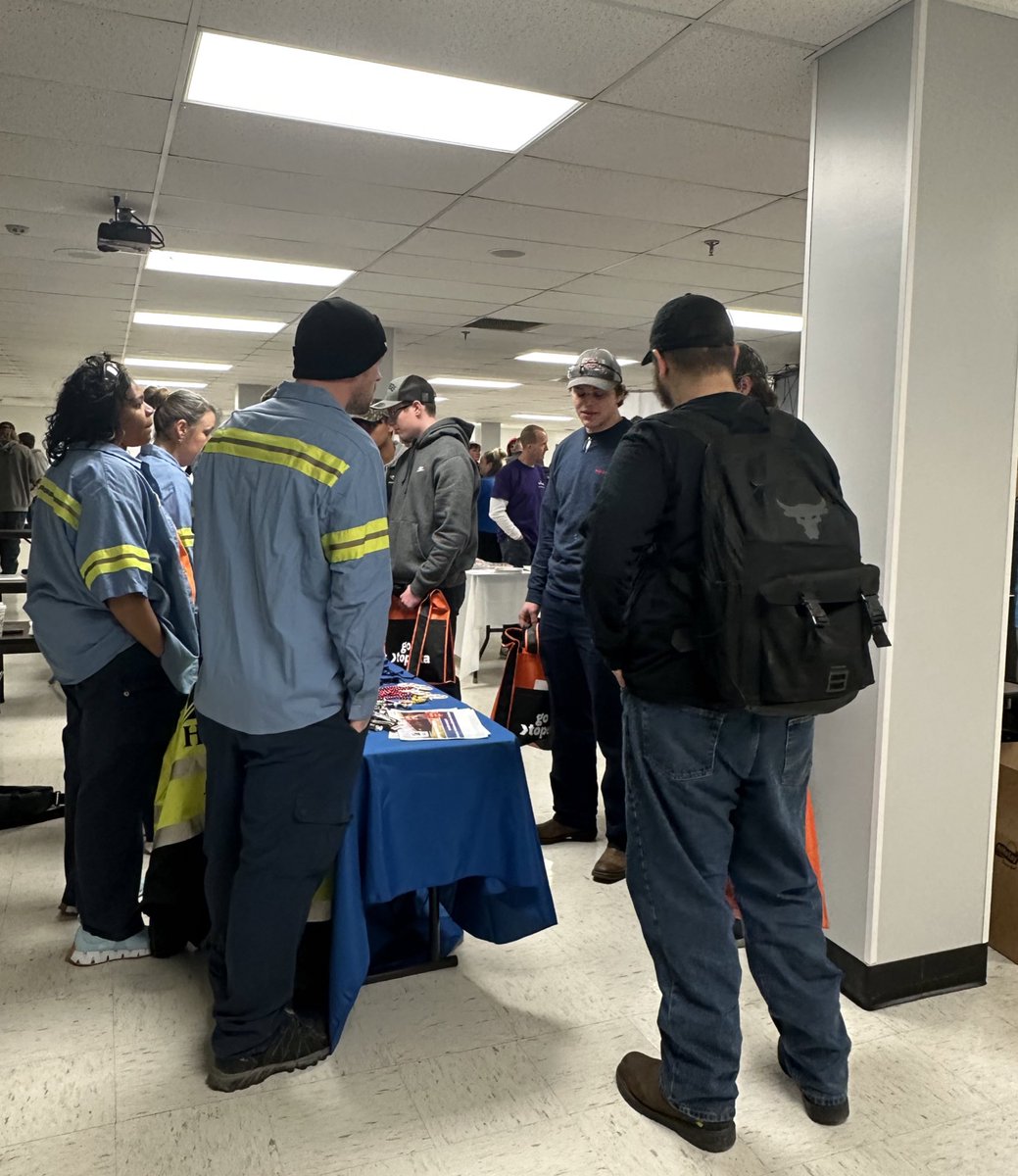 JAGK_EE's tweet photo. Topeka @JAG_Kansas programs had a great day at the Made for Manufacturing event @washburn_tech! Students were able to talk to numerous employers and learn about amazing career opportunities and skills to help them build successful futures. #GoTopeka put on a great event! #JAGK https://t.co/yJZjZLOIbI