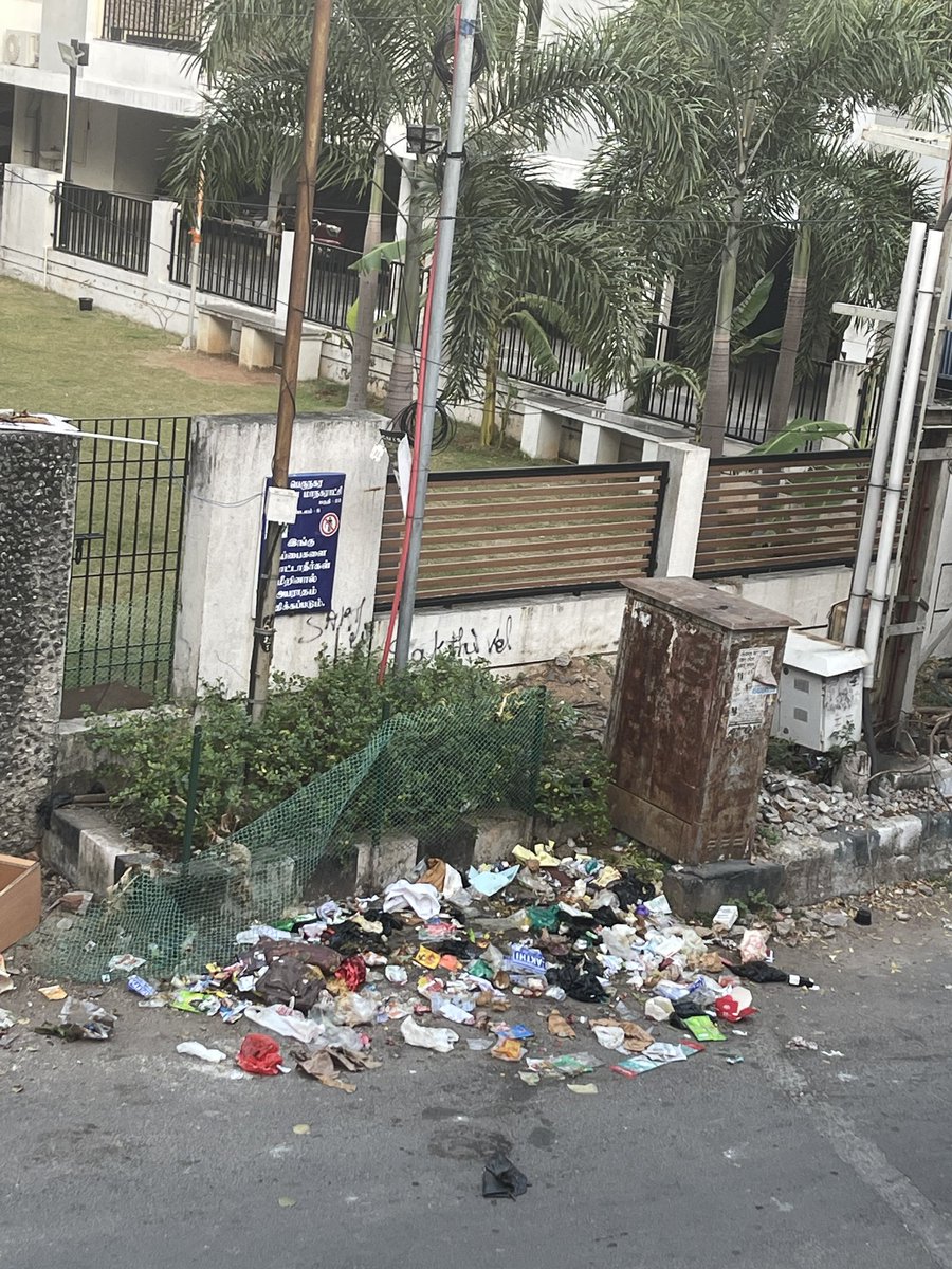 ilprashanth's tweet photo. @chennaicorp Please take action against the violators. This is happening everyday in VOC COLONY, Anna Nagar East , Ward 102, paguthi -23, mandalam-8. #Chennai #garbage https://t.co/8RJLnl9eXw