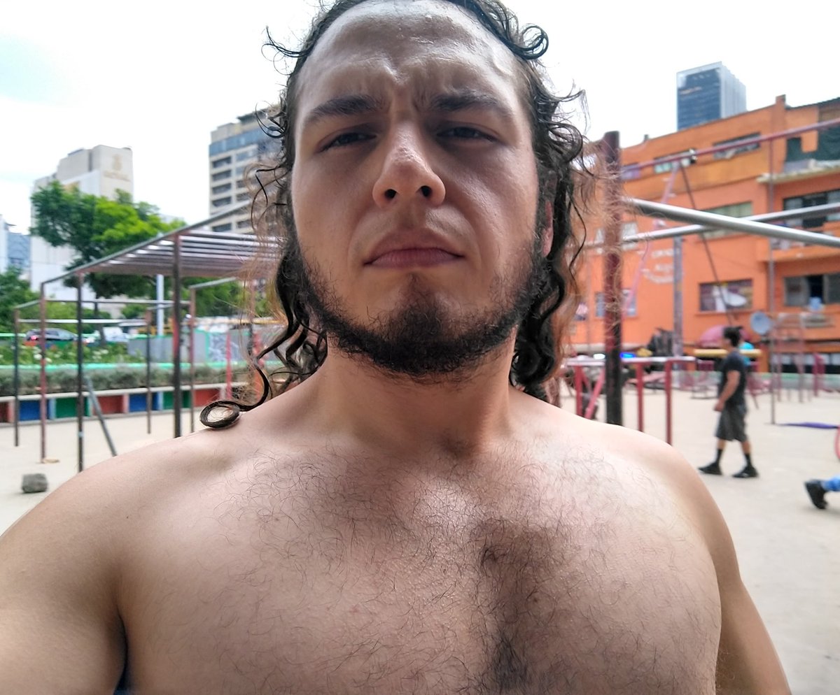 AldoElHacha's tweet photo. #TBT Una de mis primeras veces entrenando en las #barras #TBThursday #tbt❤️ #ᴛʙᴛ #calistenia #calisthenics #urbangym #urbangymnastics https://t.co/hnfm3IDcBa