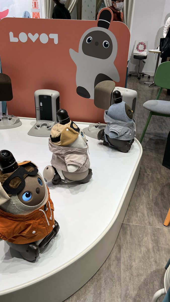 lovot_journey's tweet image. 実物、けっこう写真のまんまです
かわいい😍

#lovot
#TATRAS