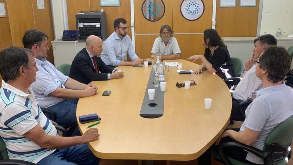 CienciaSantaFe's tweet photo. #SantaFeAlMundo | Recibimos al Embajador Argentino en Egipto, Gonzalo Urriolabeitia 🇦🇷🇪🇬
🔬📍 Recorrimos instituciones y empresas del ecosistema santafesino, nos reunimos en la @BCSF_Oficial con empresas del sector de maquinaria agrícola; y visitamos el @PTLCSAPEM. https://t.co/le1AhJSEWt