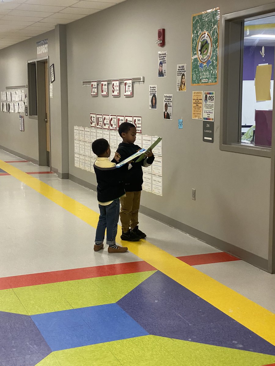 amjackson1022's tweet photo. A day late but Happy 100th Day of School. They had so much fun @oakdaleelement @TCSBoardofEd #iteach #PreKismyjam https://t.co/ho20fiSIIP