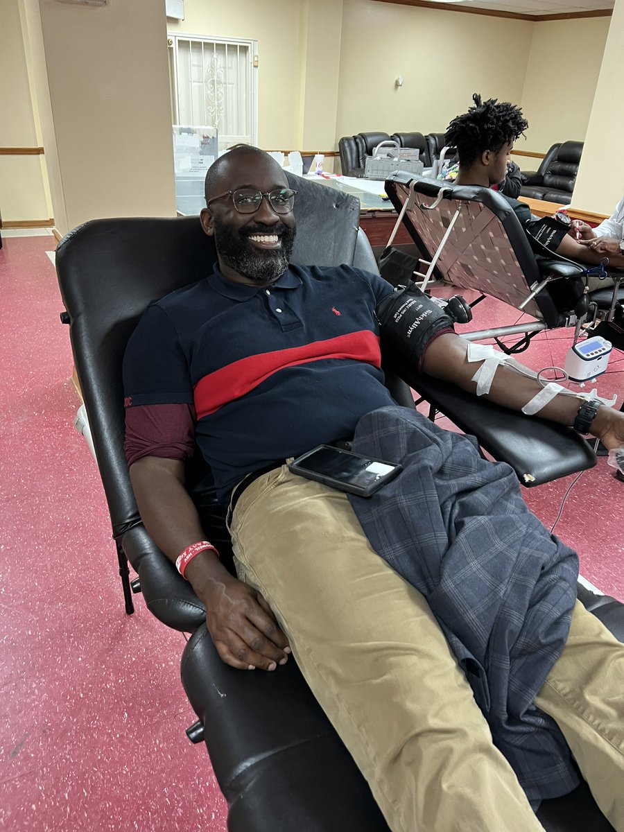 DrSetItOff's tweet photo. The Mobile Alumni Chapter of Kappa Alpha Psi, Fraternity Inc. & @MobileKL Blood Drive was a success. We met our goal of 15 units plus. 🩸👌🏽#DrSetItOff @kapsi1911 https://t.co/fGZ8202Hng