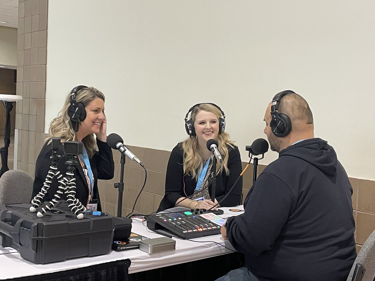 KelliCoons_'s tweet photo. Talking Technology &amp; Delicious Food? Yes Please! What a great conversation with @EdTechBites, looking forward to hearing the podcast and collaborating in the future. Glad we all love @MrMerrillsClass and @FriendsinFourth so much! #FETC #TheInteractiveClass #edtechbites #edtech https://t.co/hzc4lp2BcM