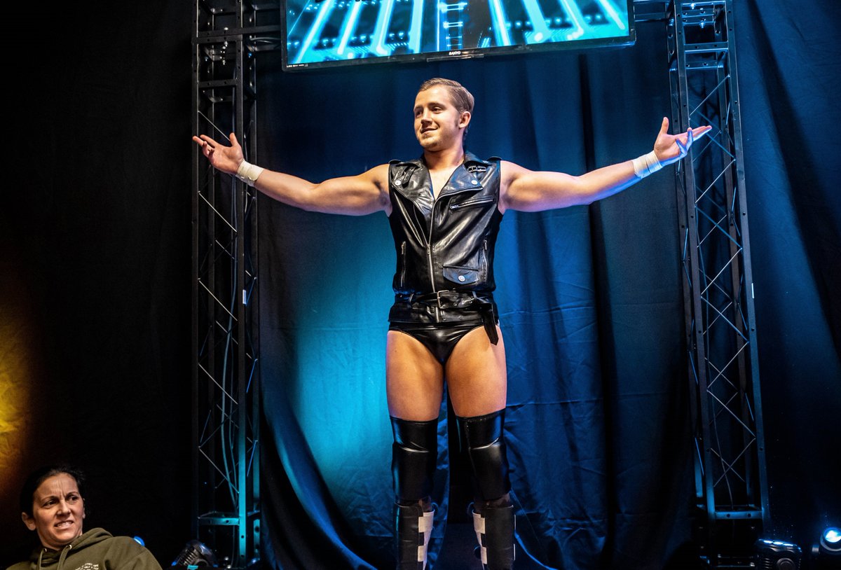 ZDpics's tweet photo. Promoters - Book this guy.  (Unsolicited, non-compensated photographer endorsement)  @TheTylerNitro at @atlanticprowres https://t.co/L3cToKB5pa
