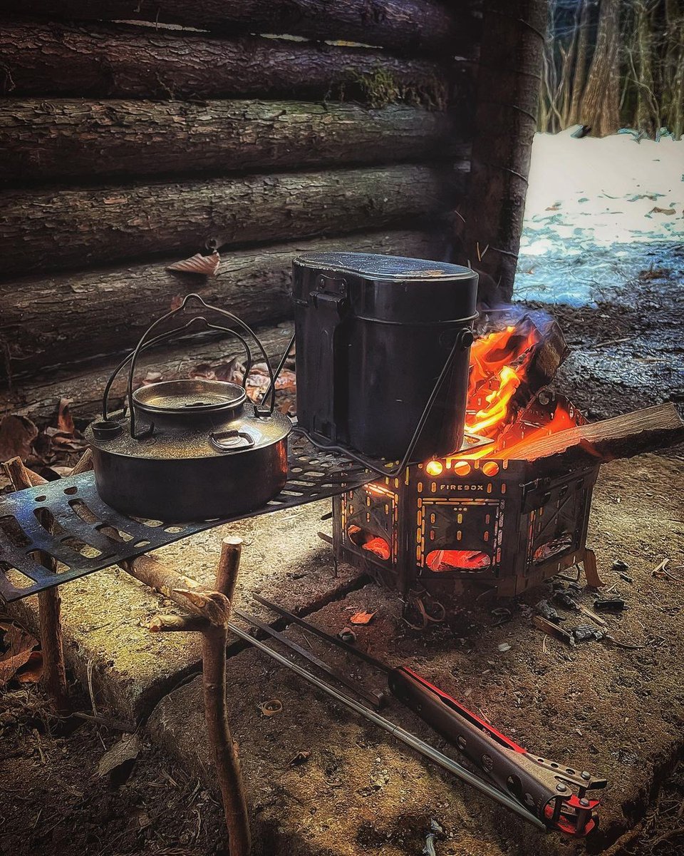 TheWorkerAnt's tweet photo. My inner nature lover is happy now👌
Credits to @insta_bae3
Get inspired with @TheWorkerAnt

#outdoorcooking #outdoorcookingrocks #campfire #campfirecooking #bushcraft #bushcraftkitchen #bushcraftcooking #outinthewild #bushcraftessentials https://t.co/QWS0fIK2J2