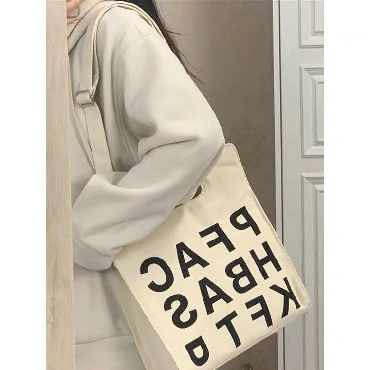 mntxstore_'s tweet photo. (pre order) กระเป๋าสะพายข้างสี่เหลี่ยม🤍
ขนาด 34x15x39 cm
ราคา 250 ค่าส่ง 40/60
#กระเป๋าสะพายข้าง #กระเป๋าผ้า #พรีออเดอร์จีน https://t.co/Y3HckKgqNU