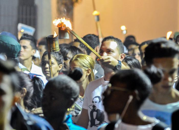 Este 28 de enero los jóvenes no dejarán que se apague la luz del Maestro; ellos encenderán las antorchas.#IdealesDeLuz #JuvenilMartiano.#Cuba.