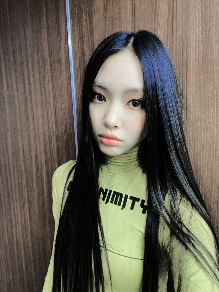 Hoy estoy aquí para presenciar este #𝑑ōllǝtes·𓇻ॱ·𝑑ēbu𝑡 del que había esperado tanto. !!! Claramente en esta casa somos #alcōho𝑙一𝑓reē igual que las limdas, muchas felicidades. 💘

─˖࣭ ꒰͡𑁬࣪  𝔊ᥲmᥱrᵎ 𝑄uᥱᥱn #𝗔roıᥲ ୨୧