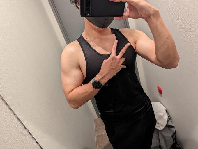 今日は腕トレと背中トレをしました💪🐱💪 