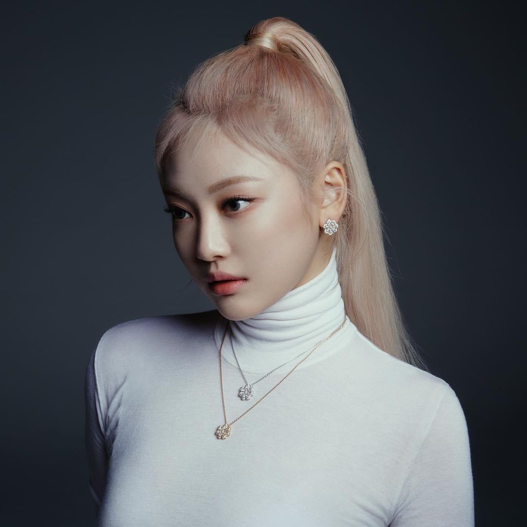 aespapic's tweet photo. #aespa for Chopard https://t.co/kgwh5jFWB1