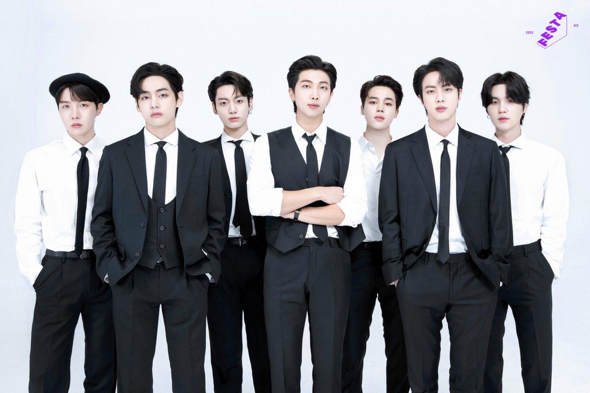 talkkpop_com's tweet photo. BTS' achievement in their 8th year, NewJeans did it in 6 months, Knetz react https://t.co/km2b7Vfrjj https://t.co/XZGeknMjPt