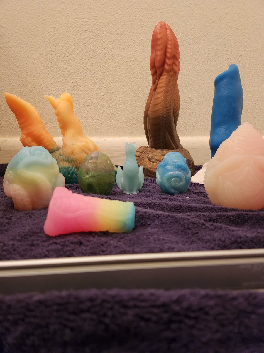 OtelloJonsson's tweet photo. Finally got a black light and took some photos with my glowy toys!
1 - normal illumination
2 - UV illumination
3 - exposure photo after toys were exposed for ~15 minutes
Toys are from Judy Voodoo, Strange Bedfellas, Primal Hardware and Bad Dragon. The fox is Phoenix Flame Forge https://t.co/EzAK8oZhGM