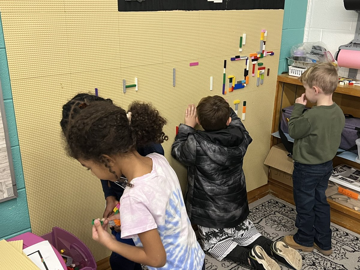 rofo_s's tweet photo. We LOVE Stem time!!! Check out these amazing activities from Mrs. Taggart!! #ROFO https://t.co/lPJ3AonLjv