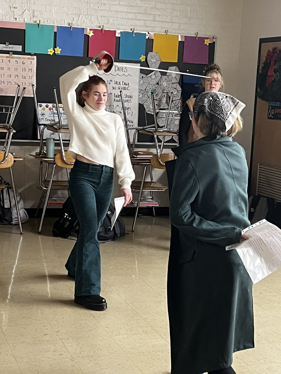 tarakaiser7's tweet photo. More R&J Sword Fighting on Day 3 and 4! ⚔️ #TeamCapulet #TeamMontague #TopperUp https://t.co/lryxv7G4Bo
