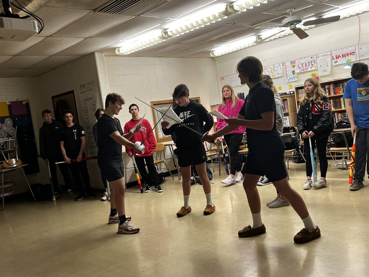 tarakaiser7's tweet photo. More R&J Sword Fighting on Day 3 and 4! ⚔️ #TeamCapulet #TeamMontague #TopperUp https://t.co/lryxv7G4Bo