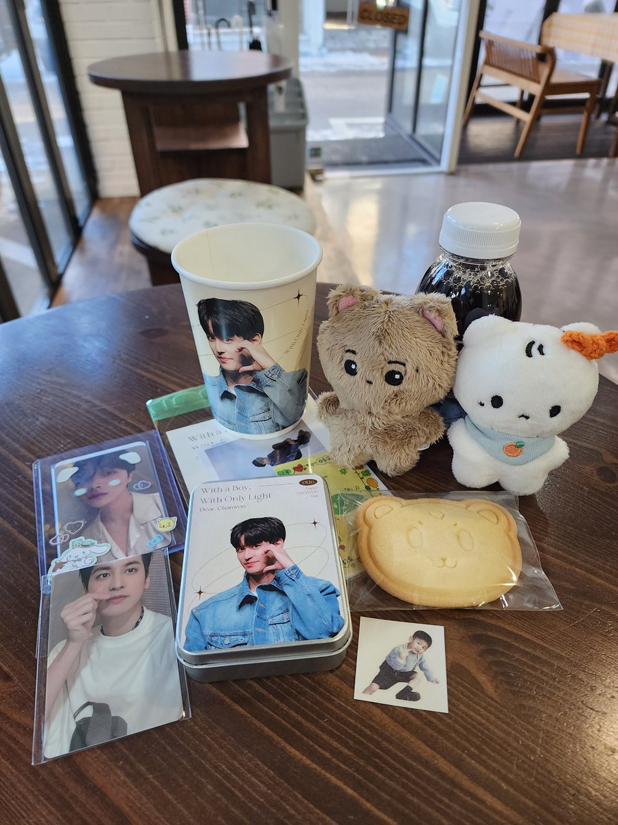 ppuyo_jay's tweet photo. 찬우생일은 하루 지났지만 🥲🧸
찬우로 가득 꾸며진 공간에서 
즐거운 시간 보내기🫶🏻
#오로지_우리의_빛과_함께    #With_a_boy_With_only_light
#my_eternal_happiness 
#나의_영원한_행복_찬우에게 https://t.co/tQ1Rlm1j71