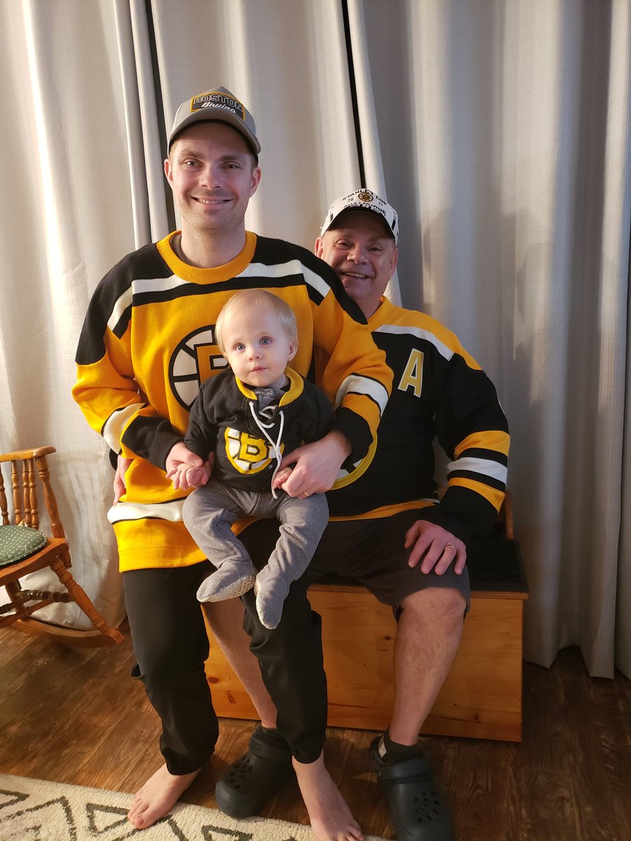 rcaagg's tweet photo. @RealJackEdwards @NHLBruins @TC_inthecage. Finally got the 3rd generation on the train.  From OKC to the Okanagan in Beautiful British Columbia life is good https://t.co/CCbylE0hHt