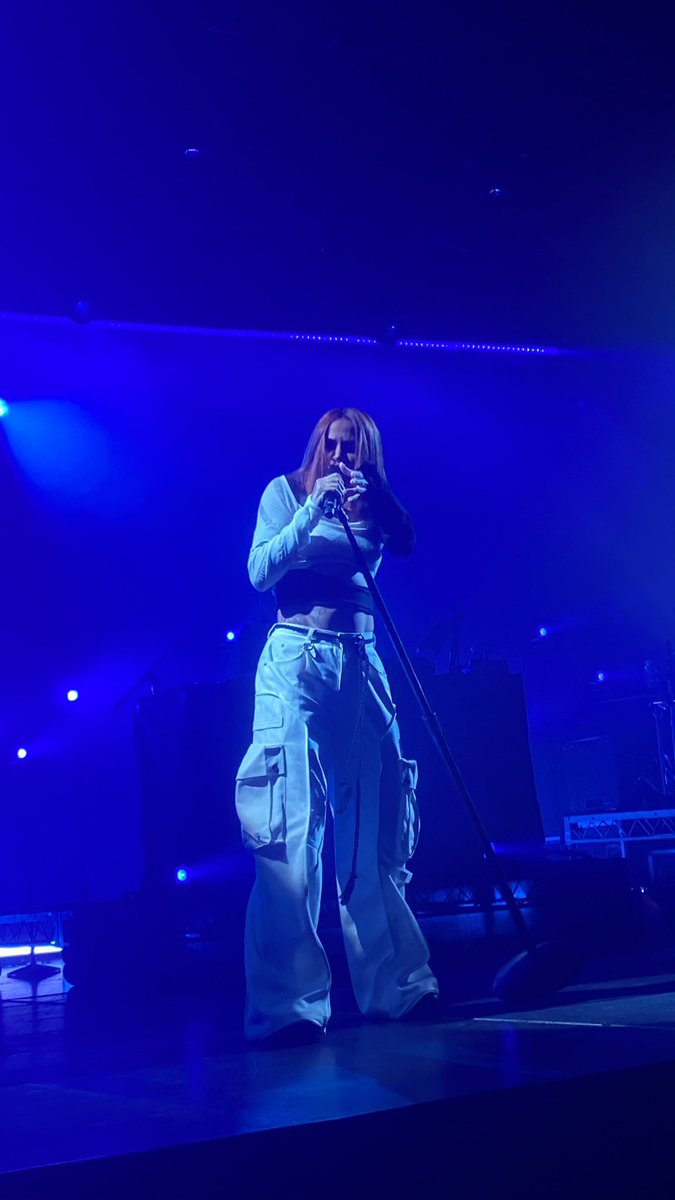 hallowedwaters's tweet photo. Why is @Kehlani both a god and the cutest human alive? https://t.co/whmu085UK6