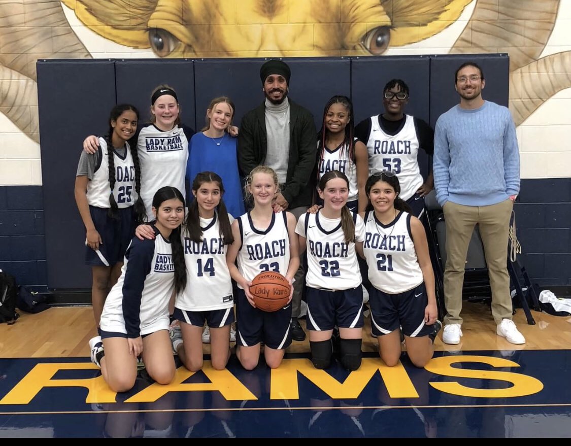 LaventureAvery's tweet photo. The 8th grade A team basketball season is a wrap with a 7-2 record! Lots of hard work with great team effort. #RoachRams @RoachRams @RoachAthletics @HHSCoyoteGBB https://t.co/k82m5Bck3x