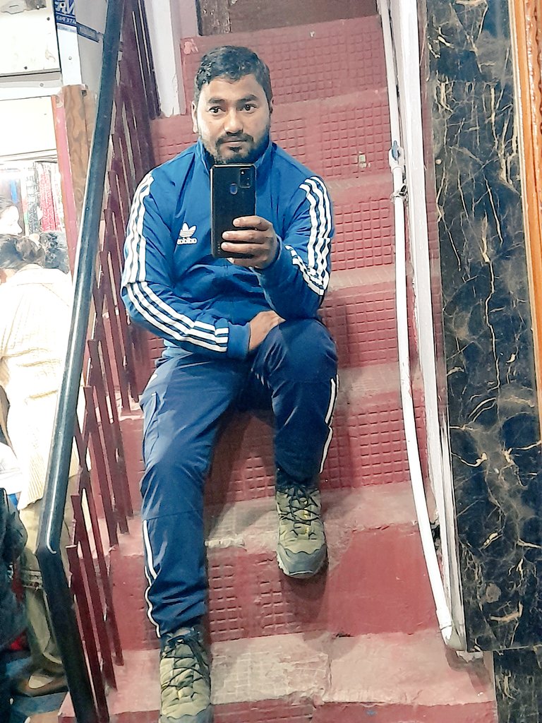 upendranegi13's tweet photo. “धन हमेशा के लिये मित्र नहीं होता, लेकिन अच्छा मित्र हमेशा के लिये धन होता है”
जय श्री राम🙏 https://t.co/fEmzEj0yqw