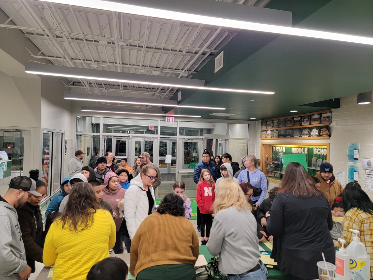 OPS_BryanMiddle's tweet photo. Thank you for stopping in and checking out Bryan Middle! We loved meeting our future Bears! https://t.co/HqcpVhI3xd