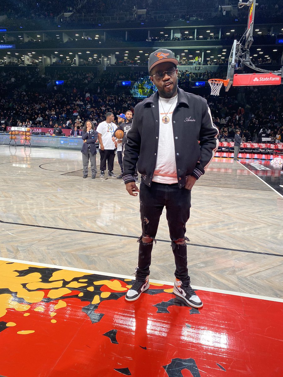 humblelyfeace's tweet photo. Just Let A Nigga Kno I Will Have You Court-side And Not The Middle Row 🤷🏾♂️😤🌚 #NetsGame #FloorSeatGeneral https://t.co/F3J5he0pj6