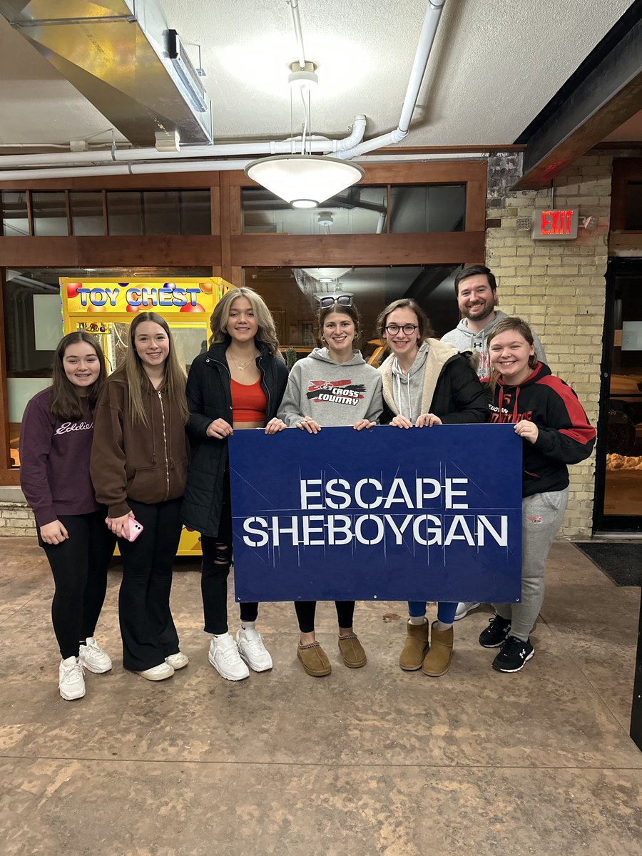 ShebSouthGBB's tweet photo. We escaped!! Two teams, two rooms, two escapes! Thank you to Escape Sheboygan for a fun night!! #RedwingPride https://t.co/iAumkOvMU9