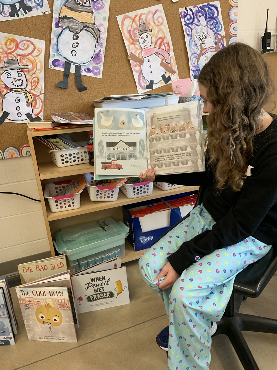 Happy #LiteracyDay! Special thanks to Mrs. Mills for organizing a great day! EC &amp; SM were lucky winners today! Thank you to our guest readers too! #fortheloveofreading #literacy <a href="/LittleFallsPS/">Little Falls PS</a> <a href="/SPSmediaoffice/">Stratford Police Service</a>