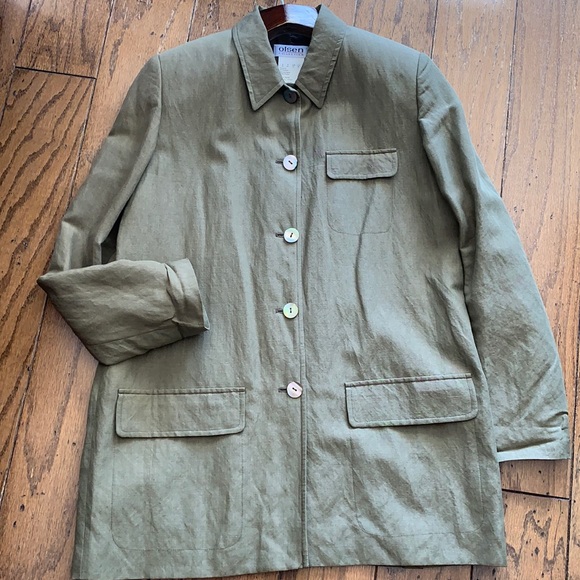 DeeGirdler's tweet photo. So good I had to share! Check out all the items I'm loving on @Poshmarkapp #poshmark #fashion #style #shopmycloset #threadsupply #olsencollection #raedunn: https://t.co/NlgJKJU7wI https://t.co/MMI7KrEbTN
