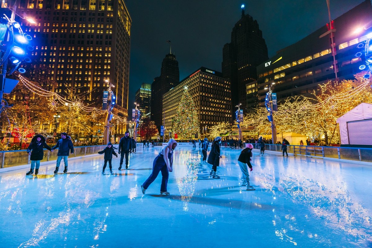 From a winter wonderland to a summer paradise, Campus Martius in Detroit is stunning year-round! 🙌

Show your #DetroitLove and vote for Campus Martius as the Best Public Square in the US: bit.ly/3DlTIo2