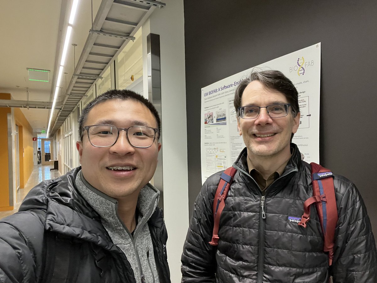 Came back Seattle visiting @UW and @UW_BIOFAB briefly! Jogged up so much memory. Miss my 5+ years spent here! Thanks @klavins for showing me around!