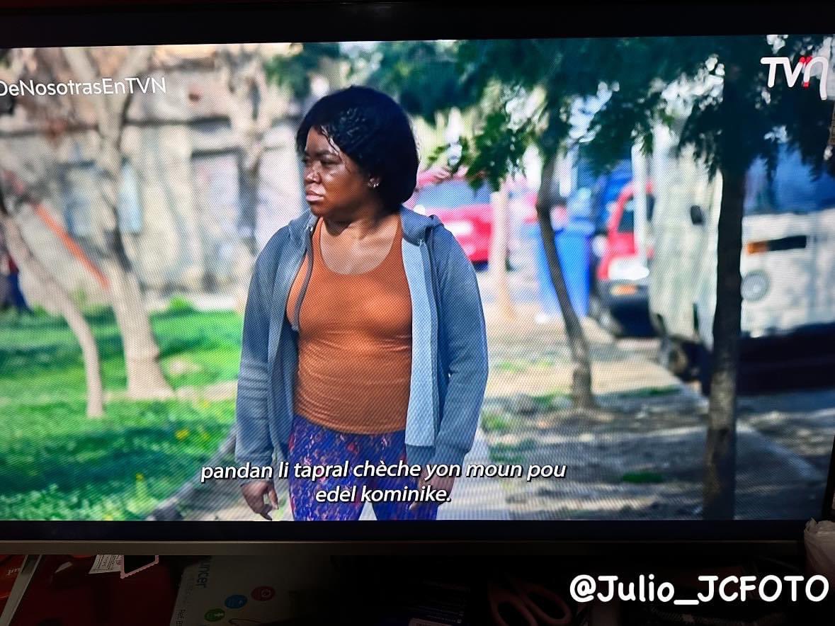 JulioCalixte's tweet photo. Florie Haiti kap jwe wòl #JOANEFLORVIL nan yon  Seri nan TVN.
#LaVidaDeNosotrosEnTVN https://t.co/BCHKjFyi8r