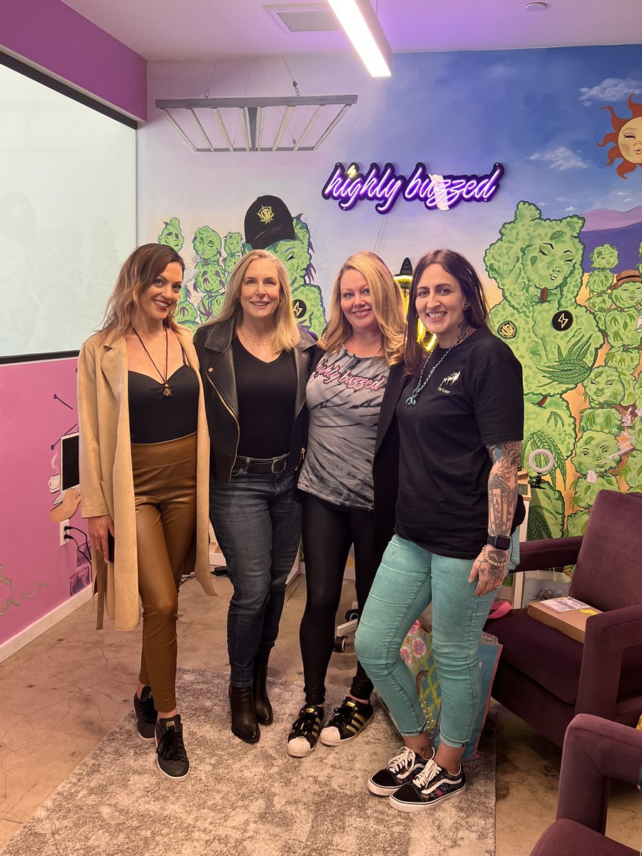 Confidence101's tweet photo. Cannabis Unearthed podcast went on an LA adventure today and visited the beautiful Highly Buzzed Penthouse suite at Green St.
Great conversation, herb and plenty of laughter.
We all deserve a bong rip π¨π¨π¨
#womenofcannabis #cannabissociety #highlybuzzed #CannabisCommunity #LA https://t.co/sb1RoZjJQC